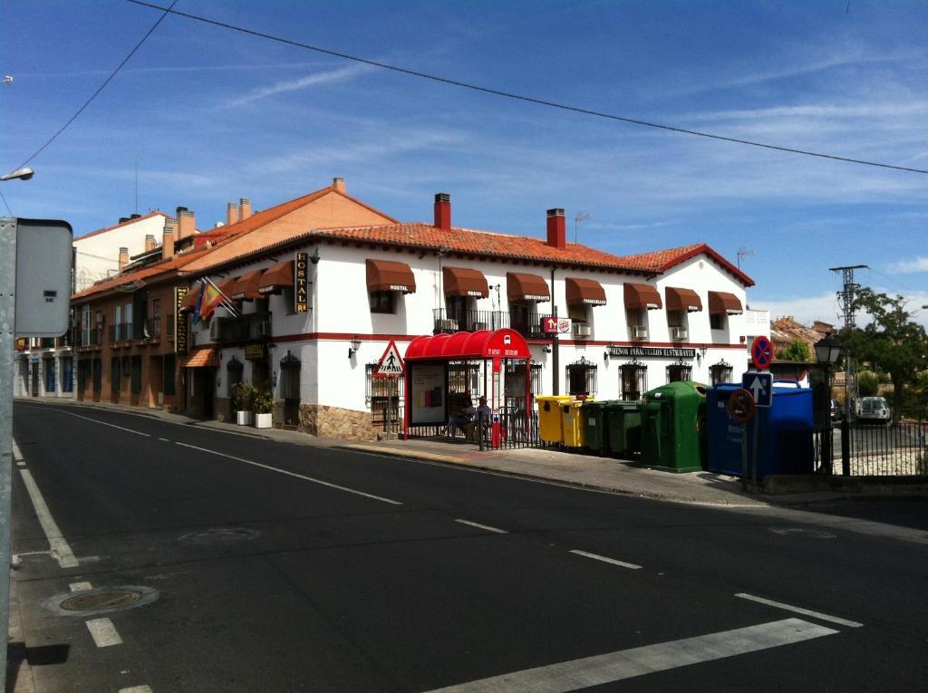 Hostal Paracuellos Paracuellos de Jarama Exterior foto